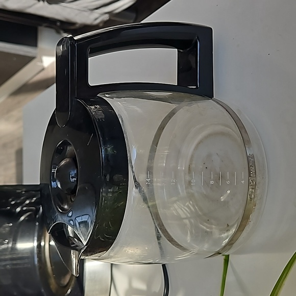 Cuisinart DCC-3200 14-Cup Glass Carafe Programmable Coffeemaker Stainless Steel - Picture 3 of 4